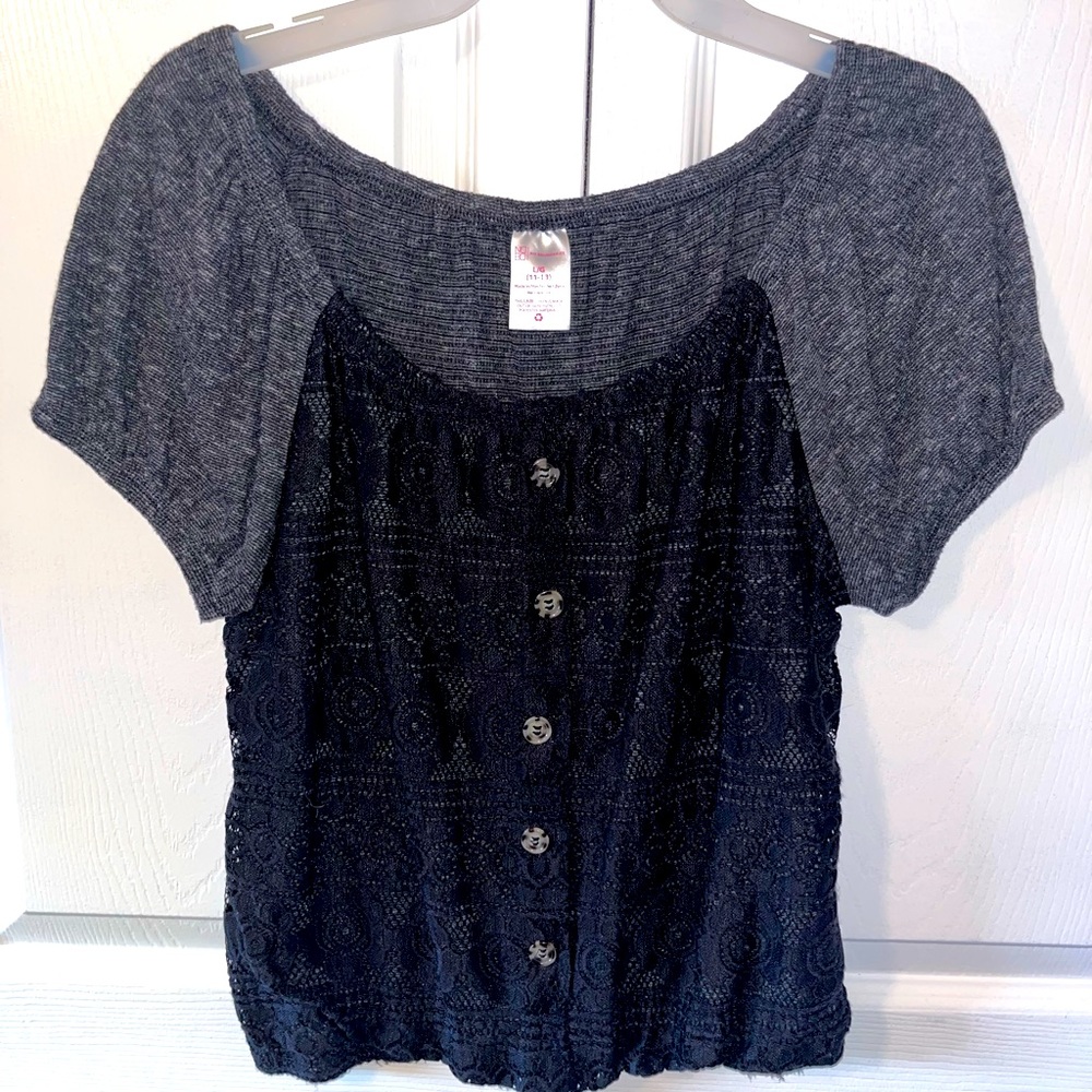 No Boundaries gray blouse large 11/13 in great used condition.